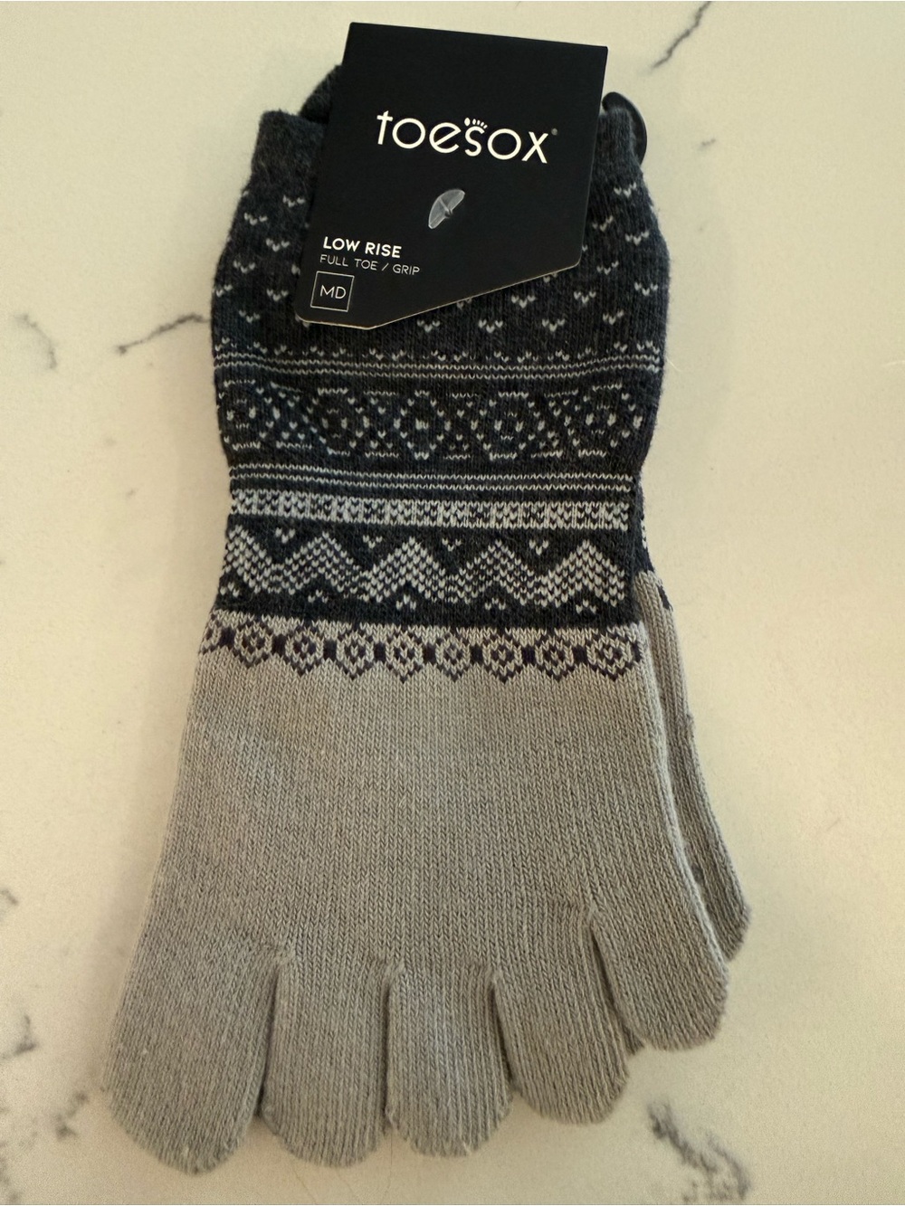 toesox Women’s Low Rise Full Toe Grip Socks — Gray and Black Fair Isle